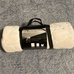 Brand New 3 piece Memory Foam Bath Mat Set